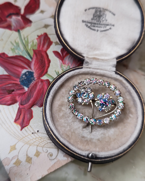 ココ様希少！ヨーロッパ製 バイカラーガラス ヴィンテージブローチB172