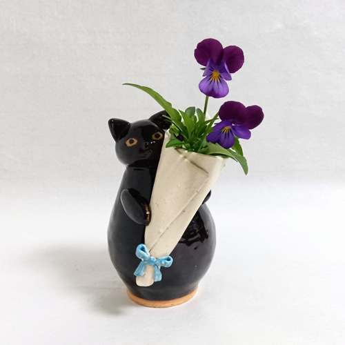 クロネコ 花束の一輪挿し 陶器 花器 花瓶 黒猫 一輪挿し・花瓶・花器