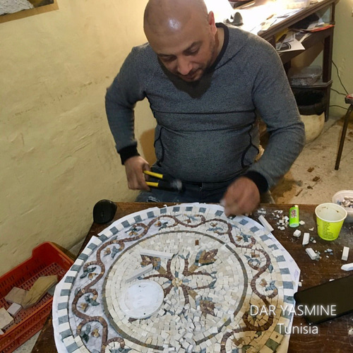 モザイクタイル＊チュニジア伝統工芸 躍動感の溢れる馬の姿 馬02