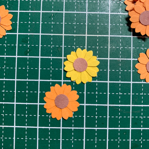 クラフトパンチひまわり(50枚×2色) その他素材 ひつじ 通販 9718671