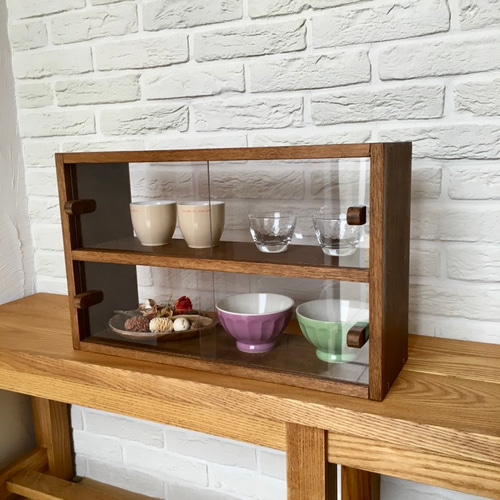 2段のレトロなショーケース(奥行き15cm) 棚・シェルフ・ラック