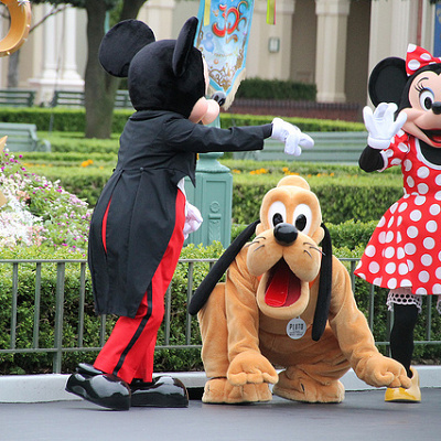 表情豊かなプルート、ミッキー・ミニーと| キャステル | CASTEL