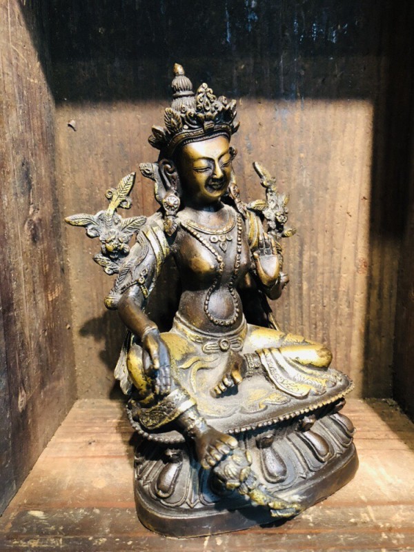 ラピスラズリ チベット密教 仏像 彫刻 天然石 一点物 252g