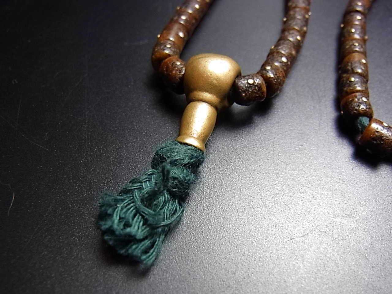 カパラの御数珠 (チベタンKapala Mala ) ཀ་པ་ལ 象嵌玉・108珠