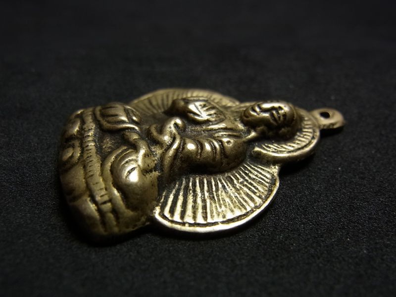 チベット・仏陀の御守り（根付） 黄銅製 - Chagamocraft (チャガモ