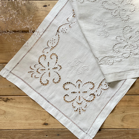 アンティークファブリック、レース・リネン – チェルシーオールド