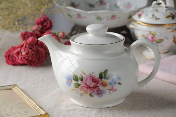 バラ模様が可愛いサドラー社ティーポット（高さ15cm） イギリス