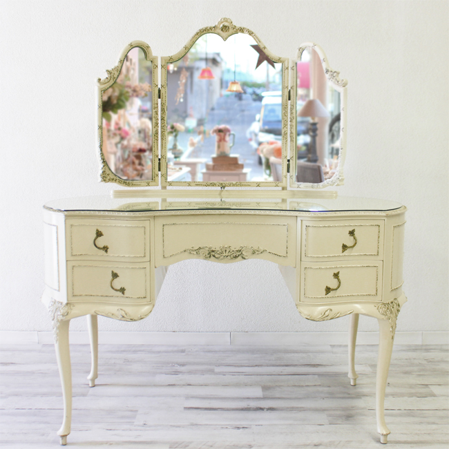 ストア 高級家具メーカー 鏡台① アンティーク 高級家具メーカー 鏡台