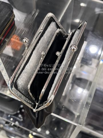 コムデギャルソン がま口財布 キス クラスプ“KISS CLASP