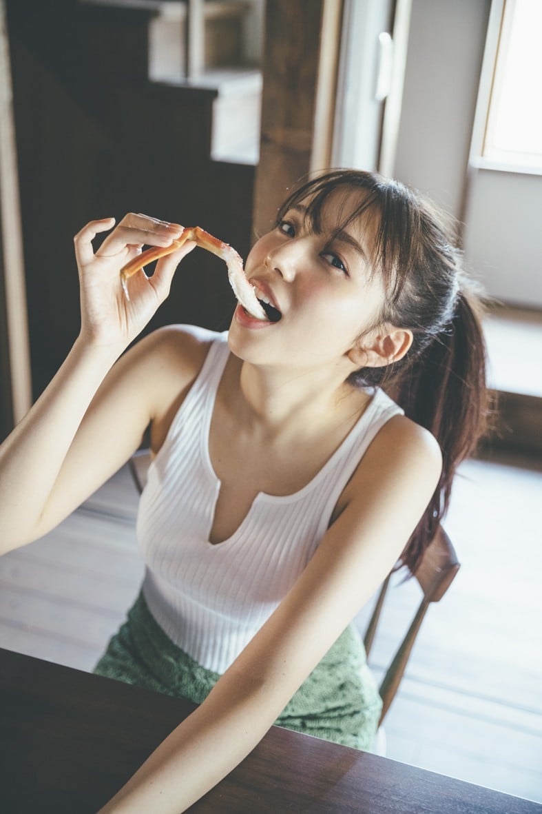 乃木坂46新内眞衣、“集大成”の卒業記念写真集が決定 4年ぶりに