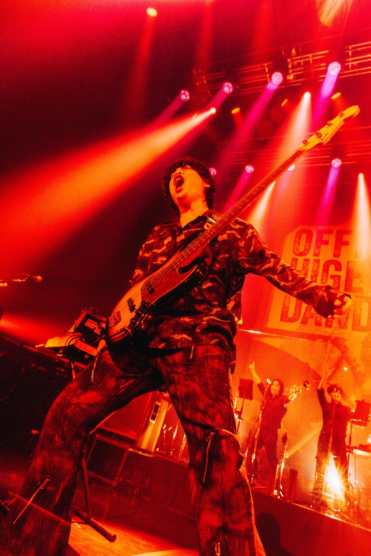 Official髭男dism、1年5ヶ月ぶりのライブで念願の声出し解禁「俺のたち
