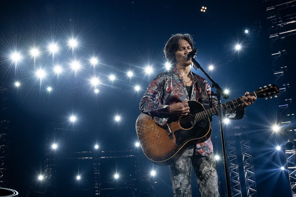 稲葉浩志のソロLIVE B'z稲葉浩志、ソロライブ映像2作品を連続リリース