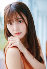山下葉留花、日向坂46特集『週プレ』に初登場 透明感あふれるグラビア