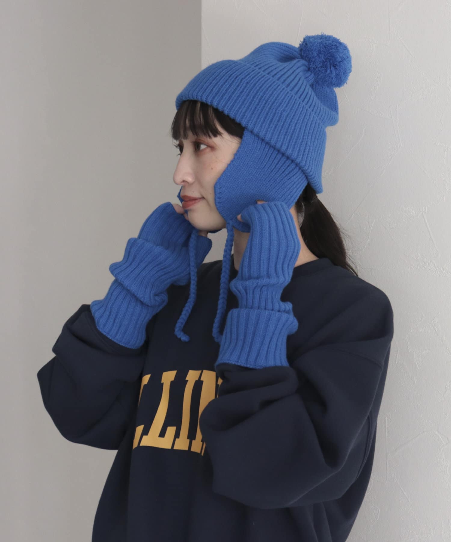 耳あてポンポンニットキャップ | FREDY & GLOSTER(フレディ アンド