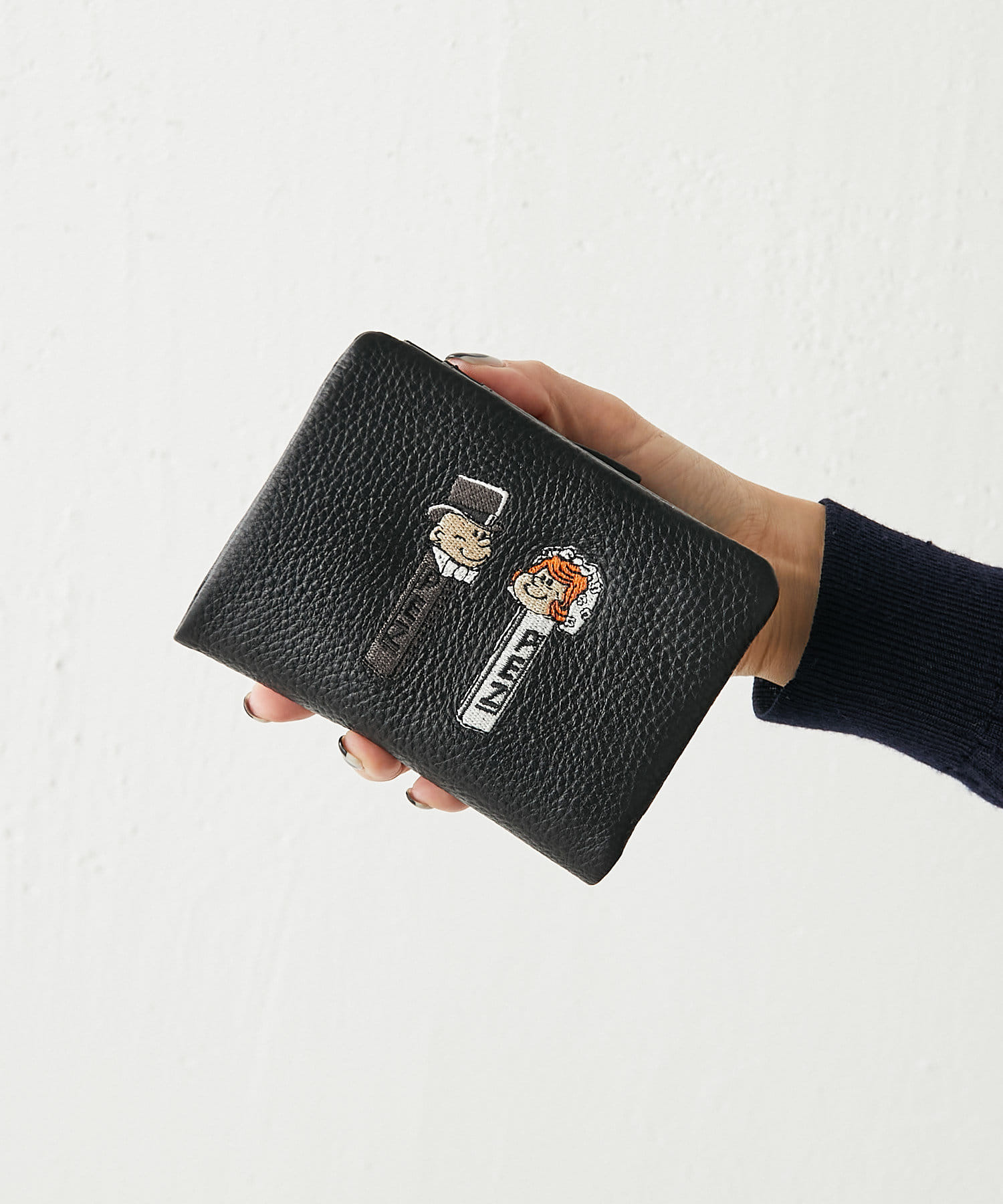 PEZ(ペッツ)× ear】コラボ/本革/コンパクト/刺しゅう折り財布 | ear