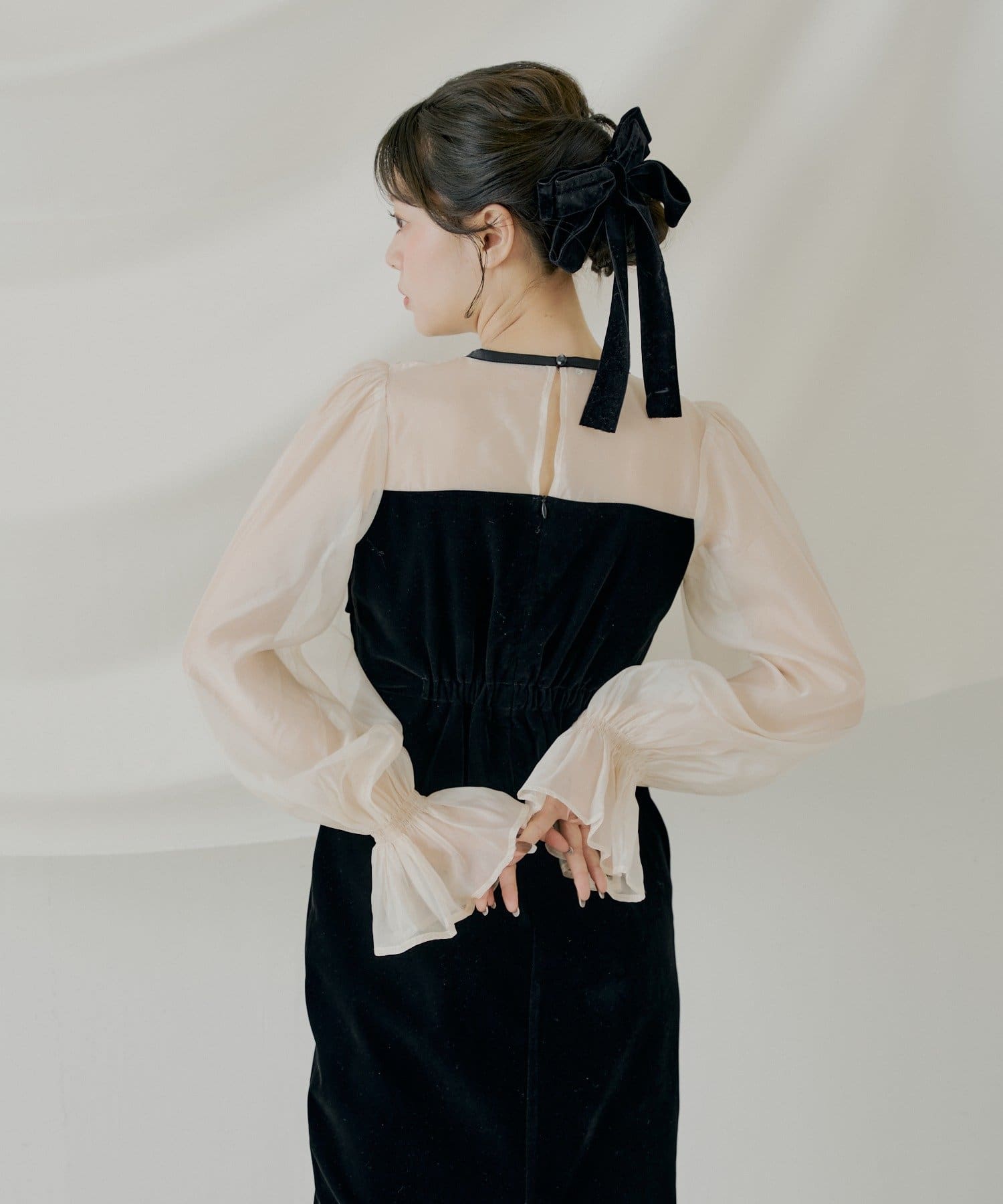 オケージョン】配色シアーリボンベロアワンピース【SALON by Chico