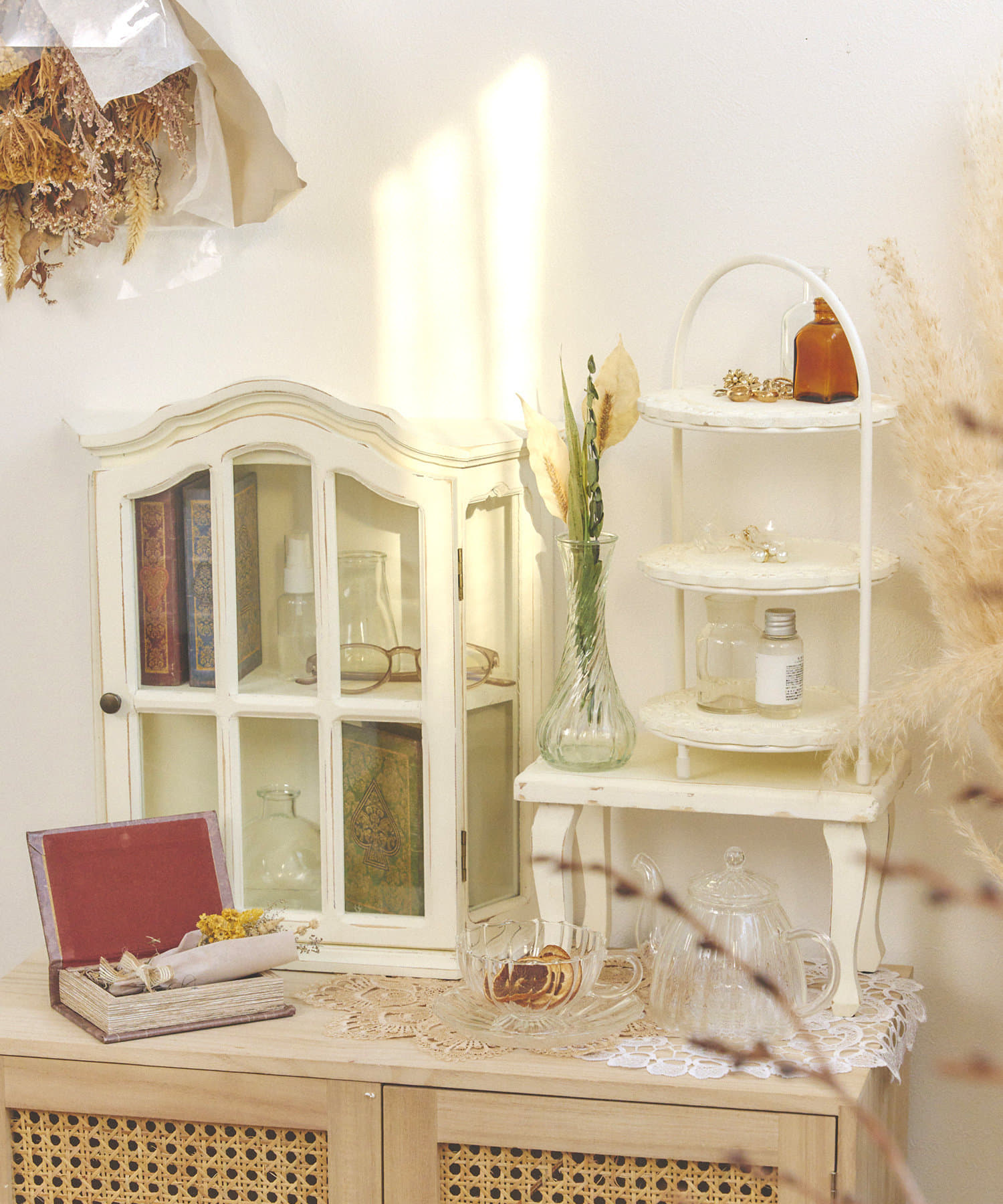 WEB限定商品》アンティークコレクションキャビネット／不思議の国の