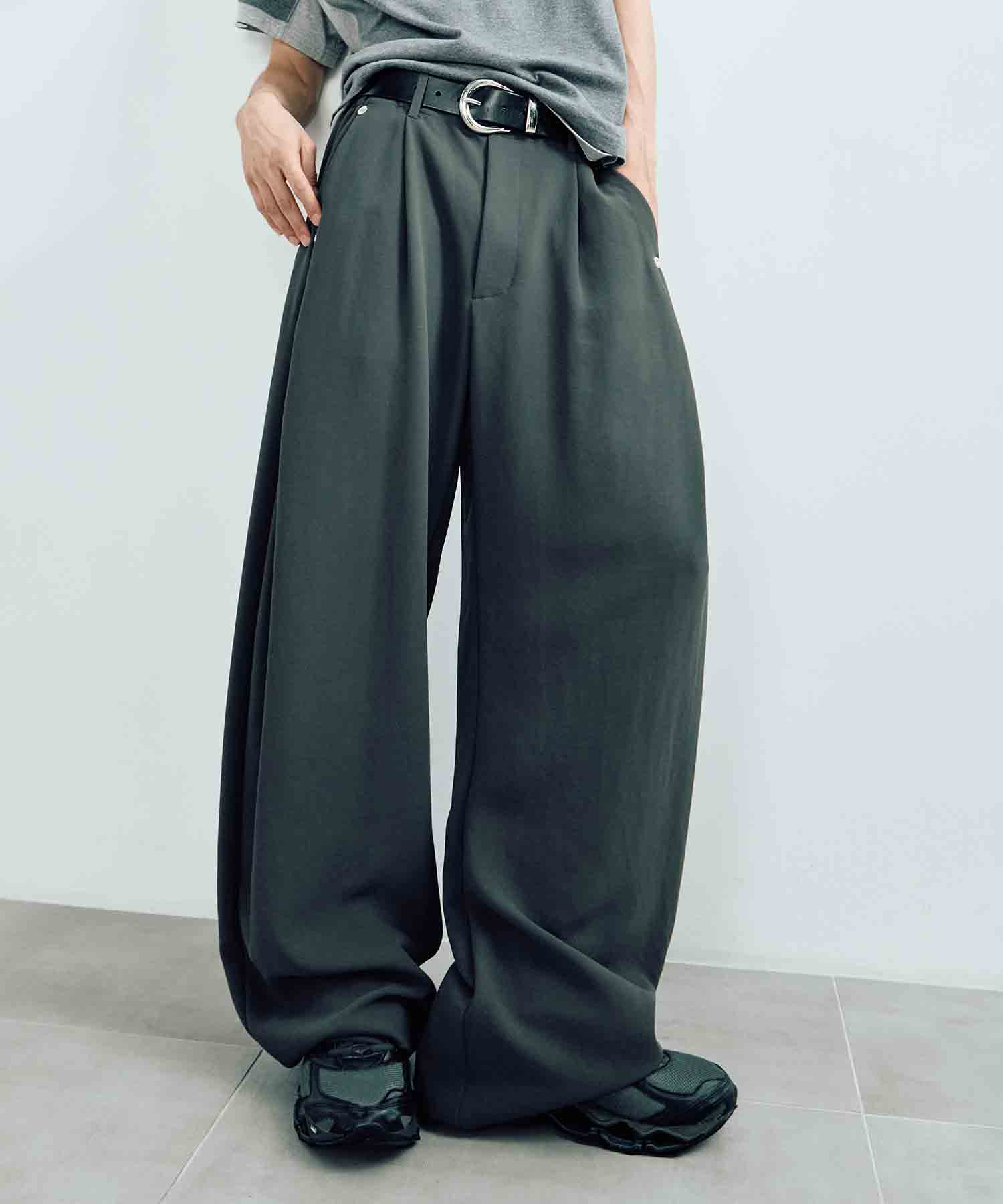 カーブレッグトラウザーダブルクロス サマー(1 DARK GREY): CONZ: MENS