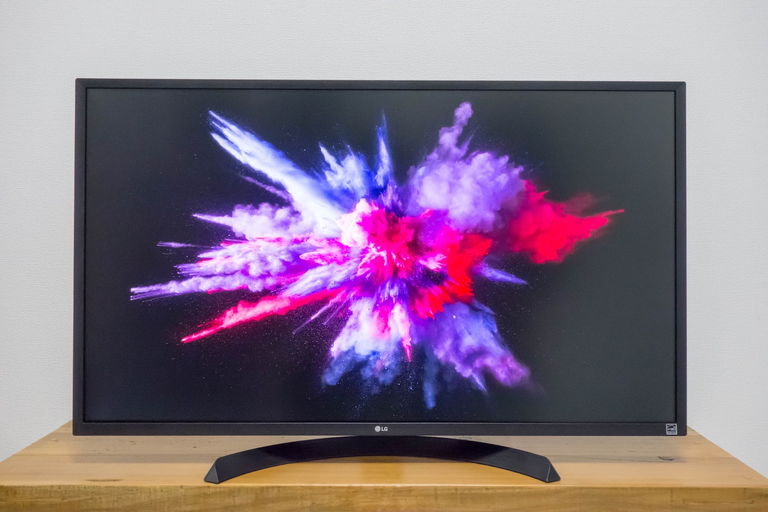 LGの31.5インチ4Kディスプレイ「32UD59-B」の開封&レビュー。4Kは大