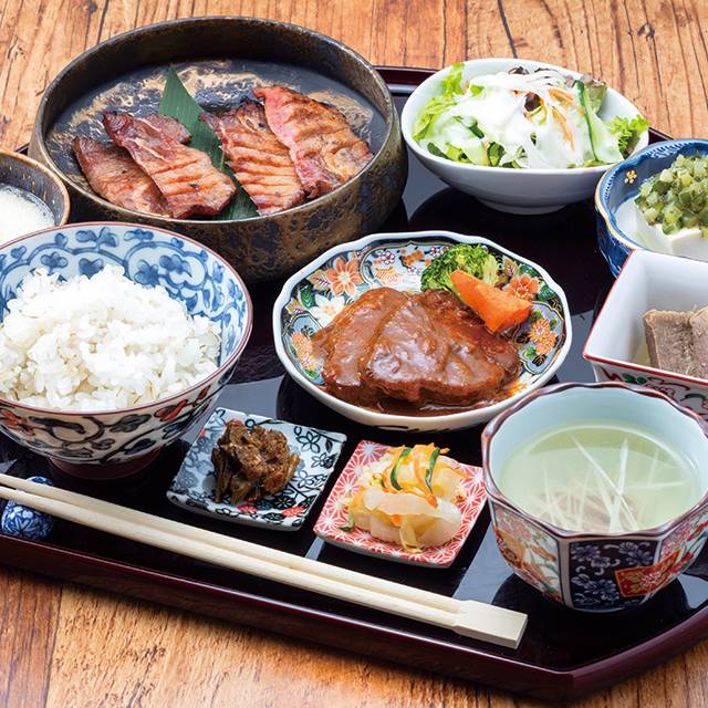 仙台牛たん 伊達サーモン 三代目文治 | Coaska Bayside Stores