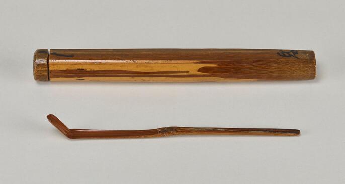 焼斑茶杓 標高1000 M 曲がり竹使用 竹茶杓 白上｜きみくら