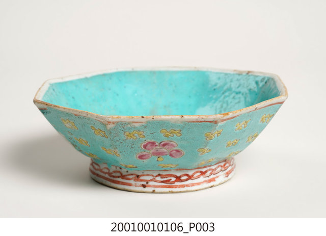 藍地花卉紋八角大碗- 藏品資料- 國立臺灣歷史博物館典藏網