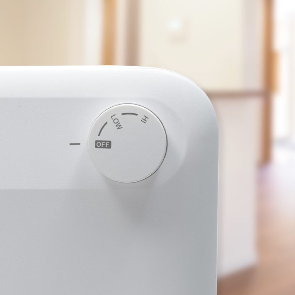 寒い日でも待たずに温まれるコンパクトなセラミックヒーターを