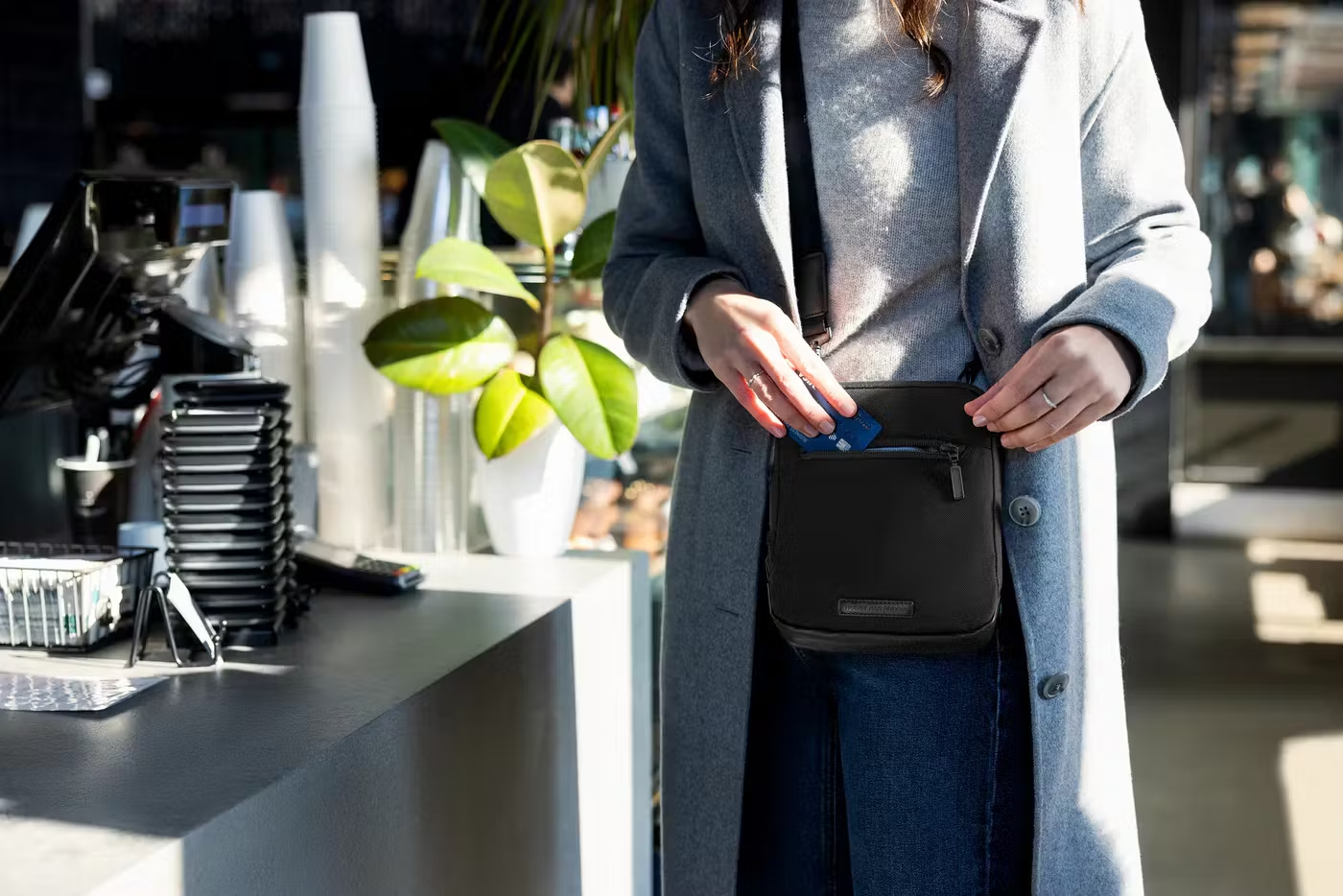 荷物をドッキングさせて移動を助ける。変身するオーガナイザーバッグ