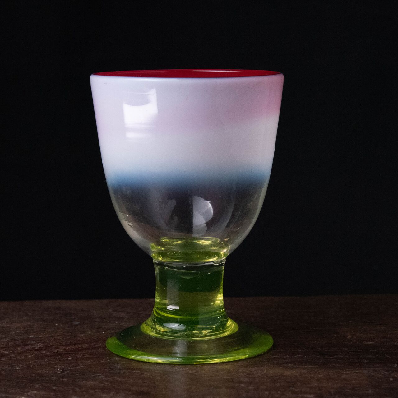 ガラス :: 赤と乳白ぼかし ウラン脚 なつめ型 氷コップ | COTTOU.JP