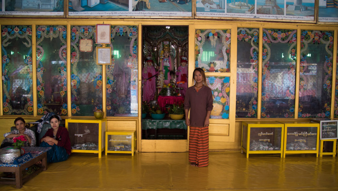 不倫も仕事もお悩み解決！「ミャンマーのイタコ」に相談してみたら