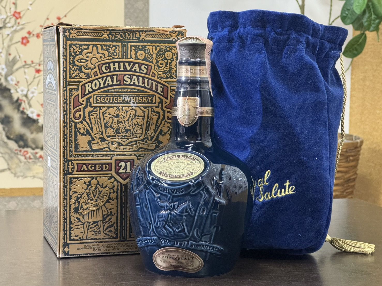 ロイヤルサルート 21年 青 陶器 ROYAL SALUTE 700ml(1115g) 40