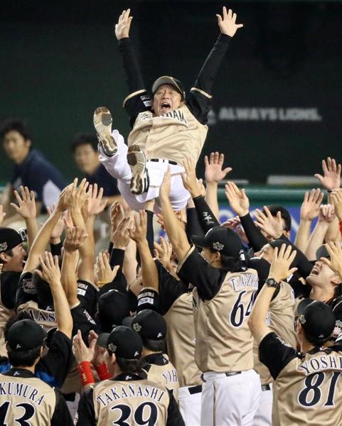 2016/10/29 日本ハムファイターズ優勝時胴上げ写真 栗山監督直筆 10