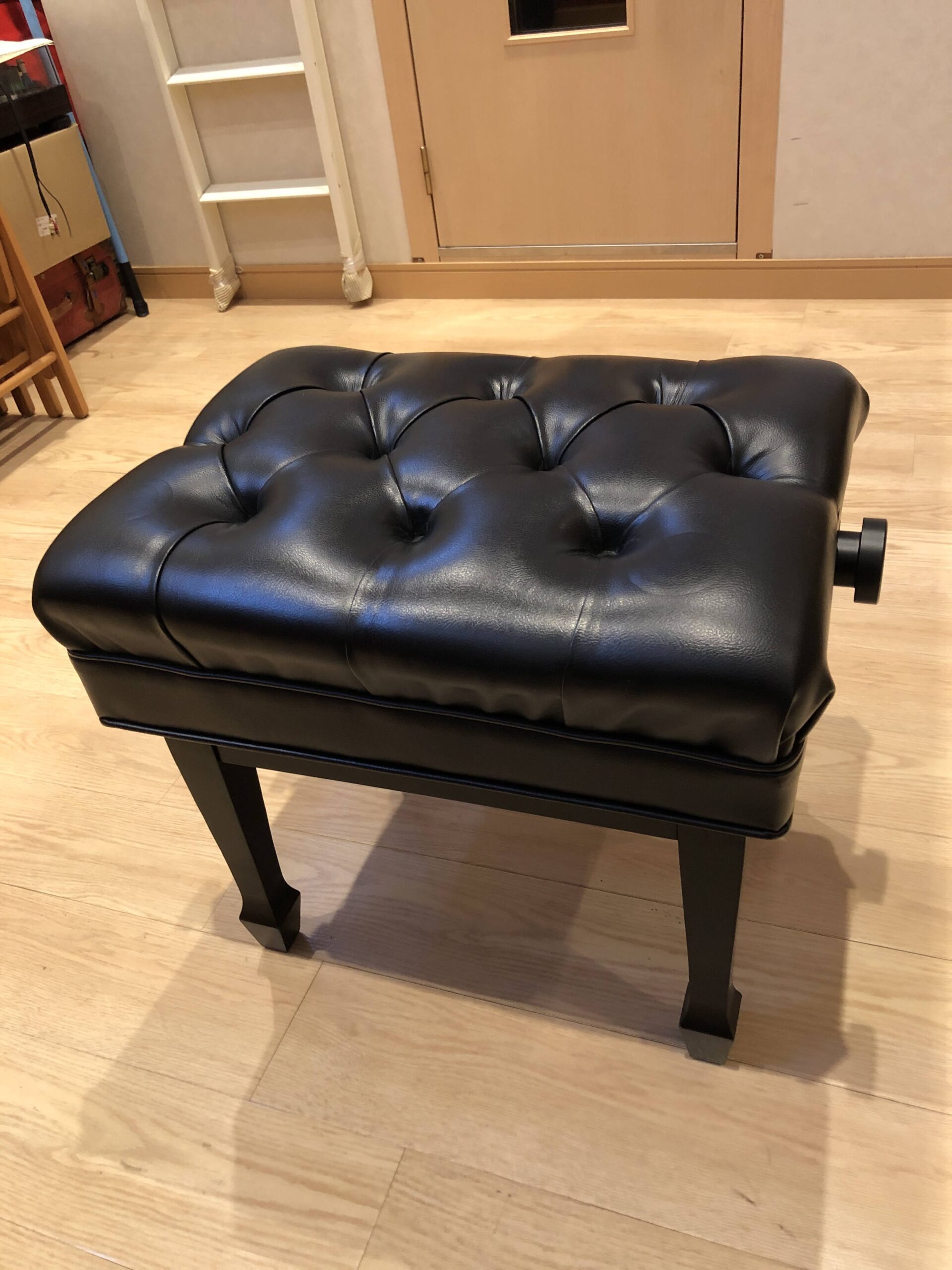 スタインウェイピアノ椅子修理・販売 - ピアノ調律・椅子修理 音楽教室