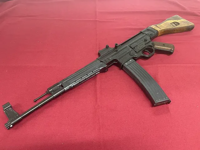 ショウエイ MP44 モデルガン 松栄製作所 SHOEI SHOEI・松栄】MP44・革