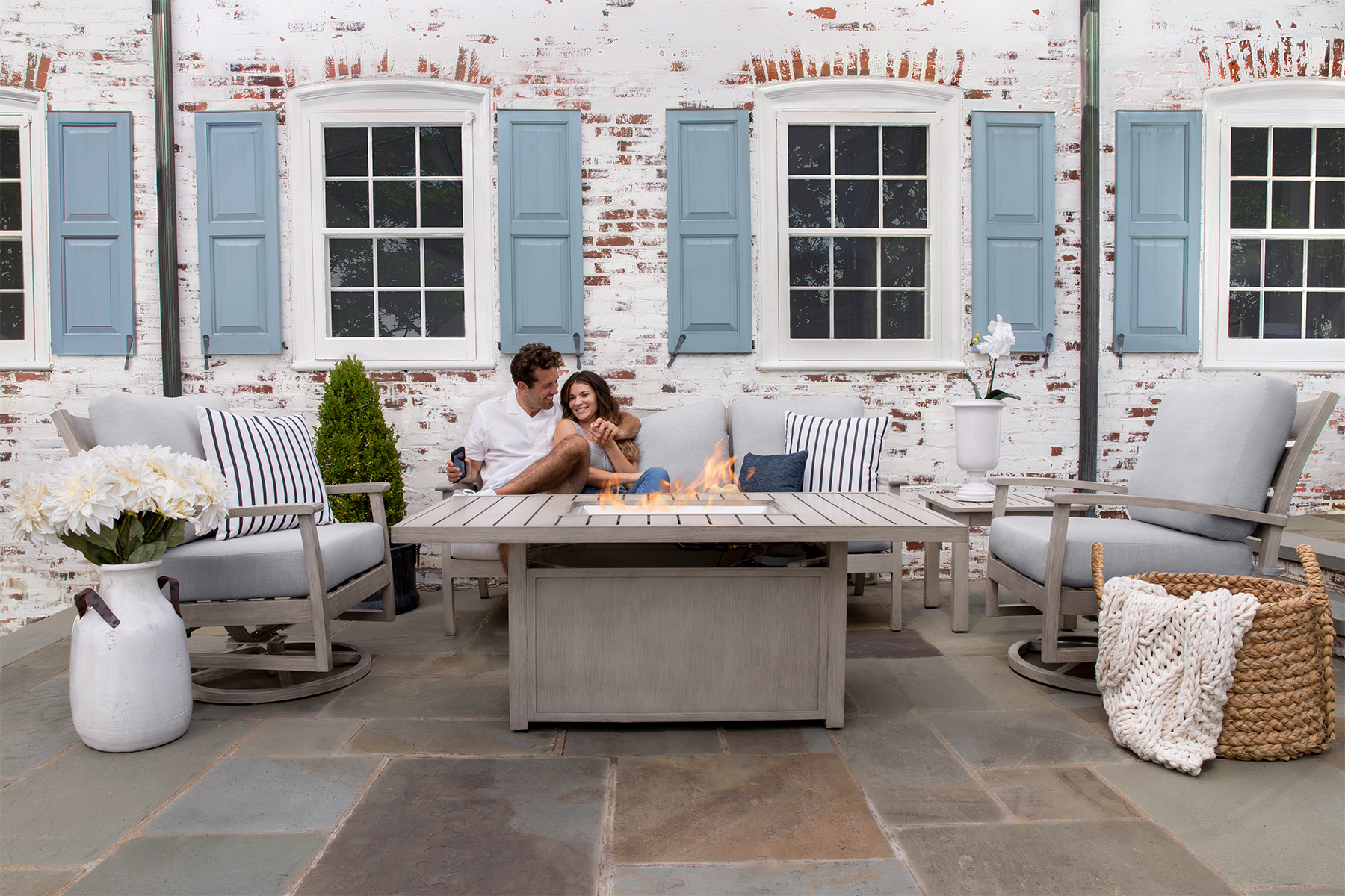 テーブル・チェア・ハンモック Helinox Cafe Chair neighborhood