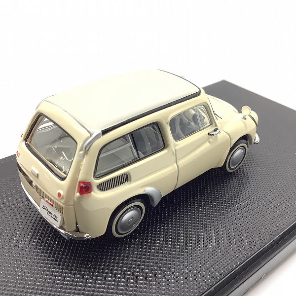 EBBRO社スバル360 1963 クリーム