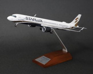 LGZ000003 (Hogan) 航空会社オフィシャルモデル STARLUX Airlines