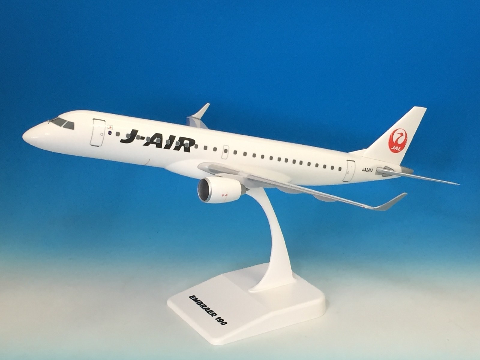 BJQ2039 JALUX企画品 JAL Embraer E190 JA241J 1:100 完売しました