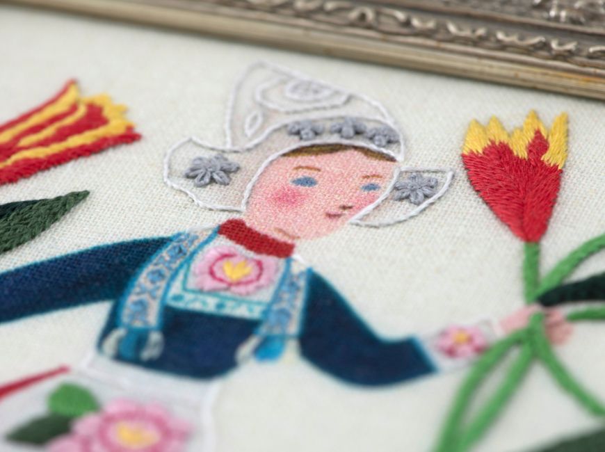 アンティーク 美しいシルク刺繍絵 額装 オランダ民族衣装/正装 少年と