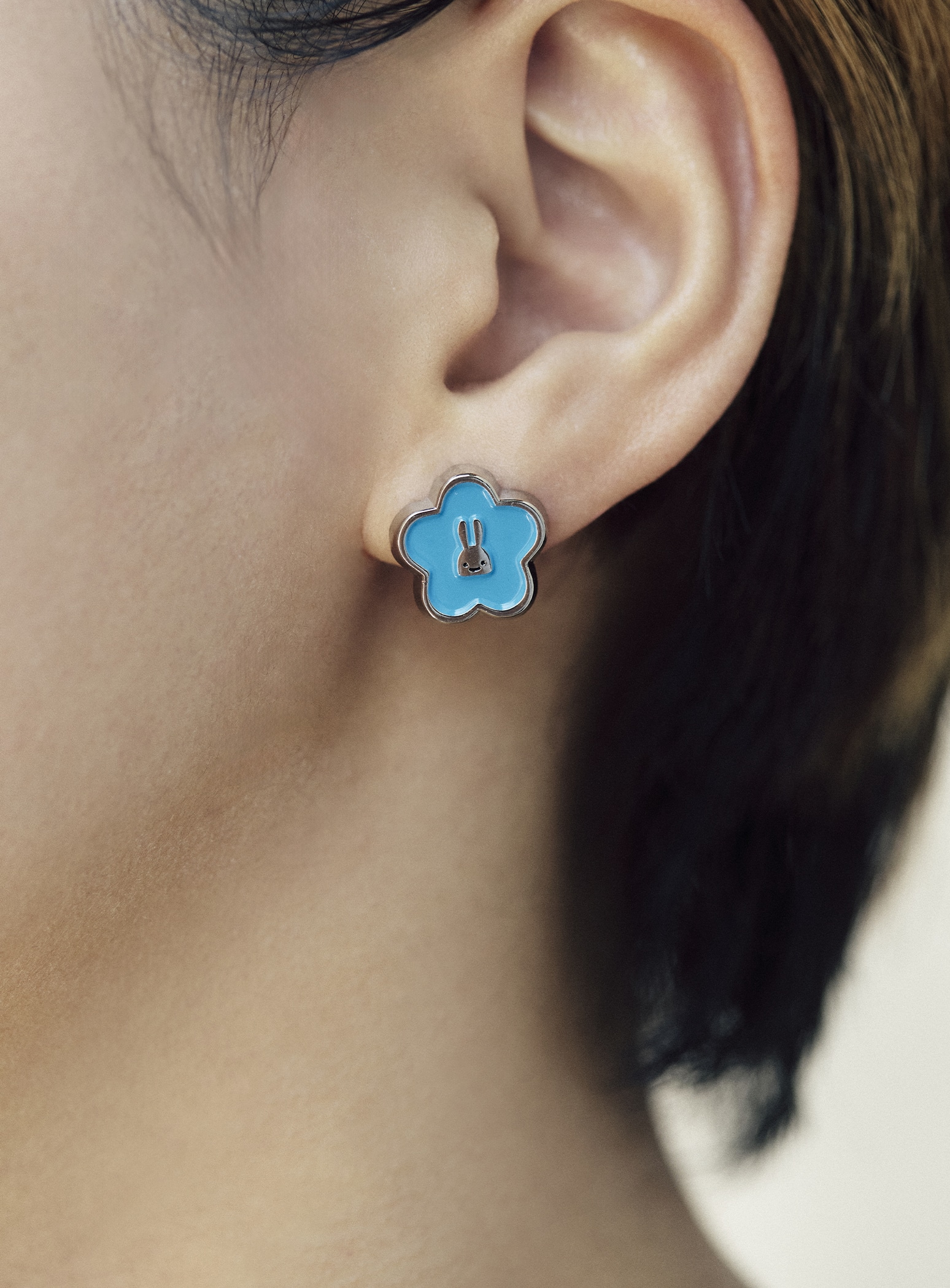 花とうさぎのピアス 2P｜ウサギがいる｜CUNE ONLINE STORE