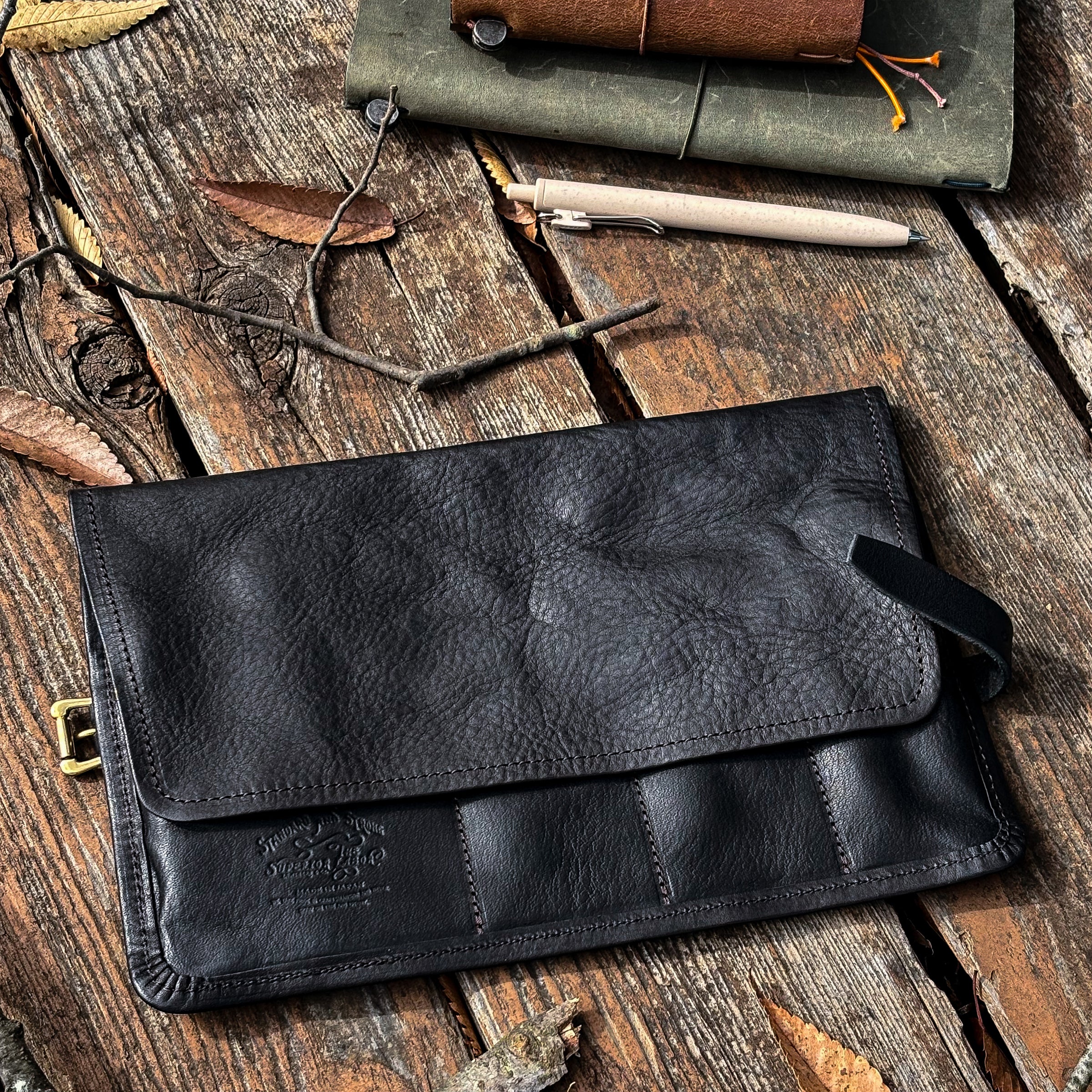 絶*ン様 TSL シュペリオールレイバー レザーロールペンケース ダーク