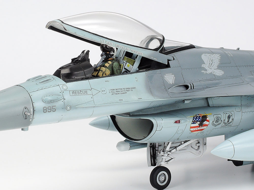 タミヤ 1/48 傑作機シリーズ ロッキード マーチン F-16CJ［ブロック50