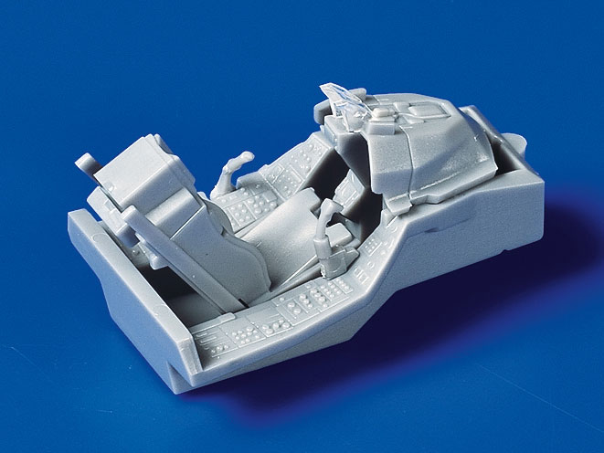 1/72 SCALE LOCKHEED MARTIN F-16CJ [BLOCK50] FIGHTING FALCON W/FULL