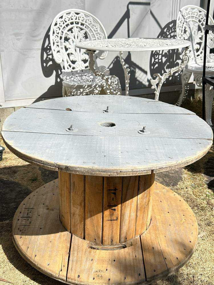 直接引取り限定】電線ドラム ケーブルドラム ガーデニングテーブル