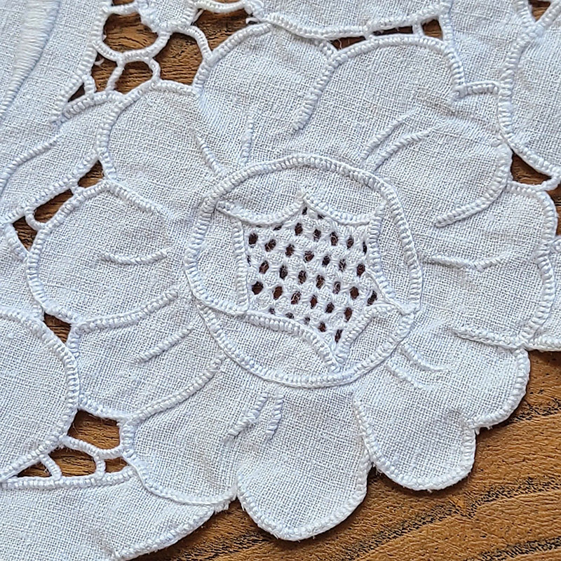 カットワーク刺繍 白 ドイリー ホワイトワーク フランス