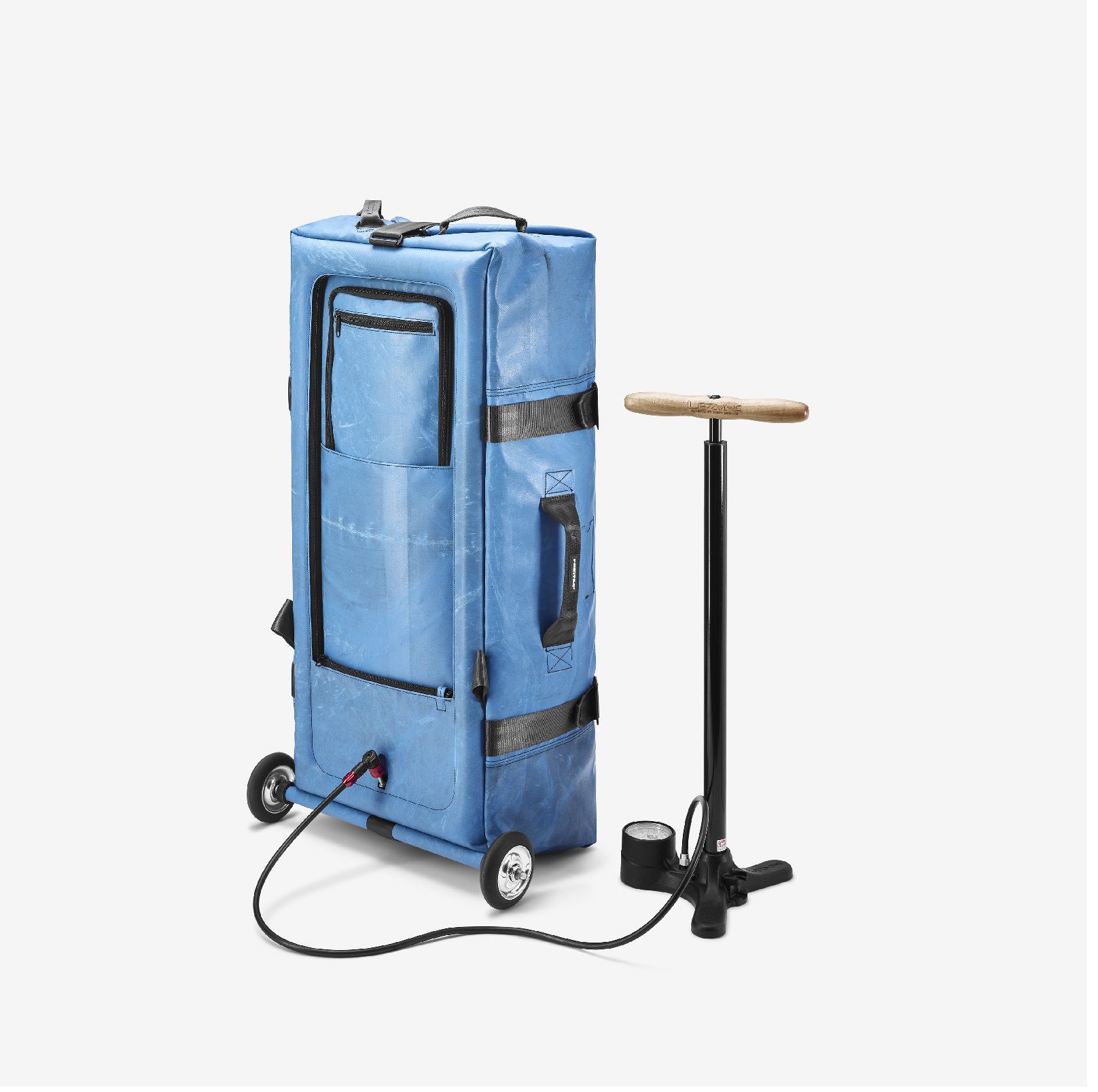 ZIPPELIN by FREITAG, the first inflatable intercontinental travel