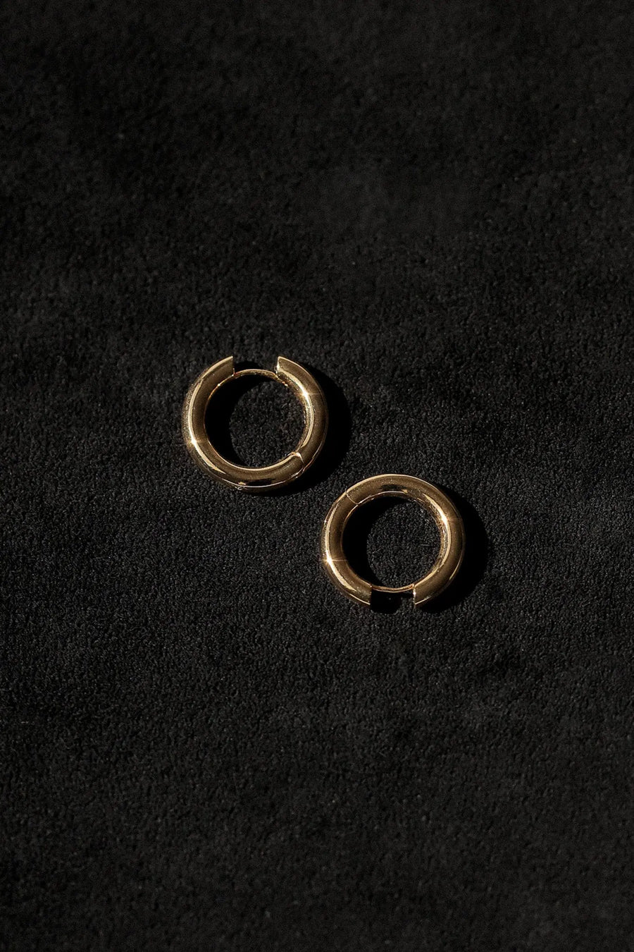 Bold medium hoop - DAUGHTERS JEWELRY