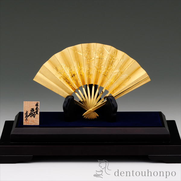 送料無料】 純金 扇子 松竹梅 A 12号・530g / 光則（金工芸） 高級
