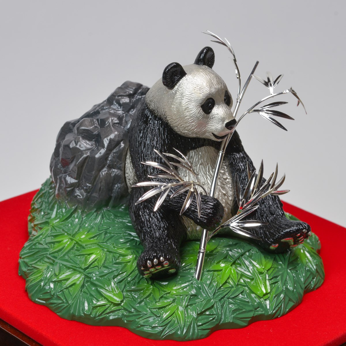 送料無料】 銀製 ジャイアントパンダ LPC 57g / 高級 コレクション