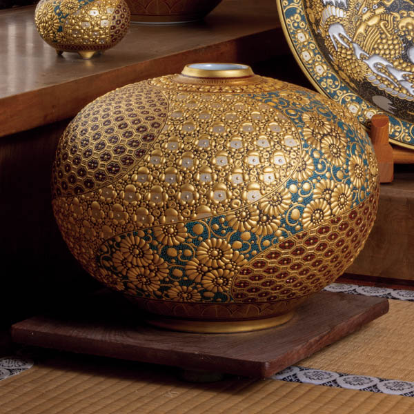 九谷焼 花瓶 8号花瓶・銀彩山茶花 【新品未使用品】九谷焼 花瓶 銀彩